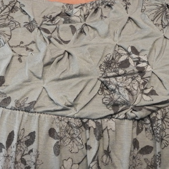 🌼3 for $10🌼Size 1 Maurices Cold Shoulder Blouse - Picture 2 of 6